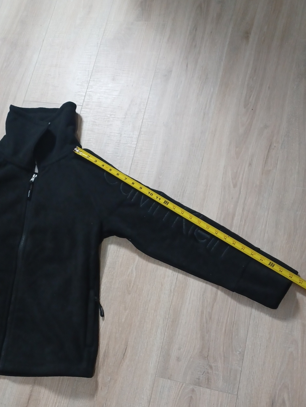 Medium CALVIN KLEIN black fleece jacket with full zip close & zip pockets. Cozy - Picture 10 of 15